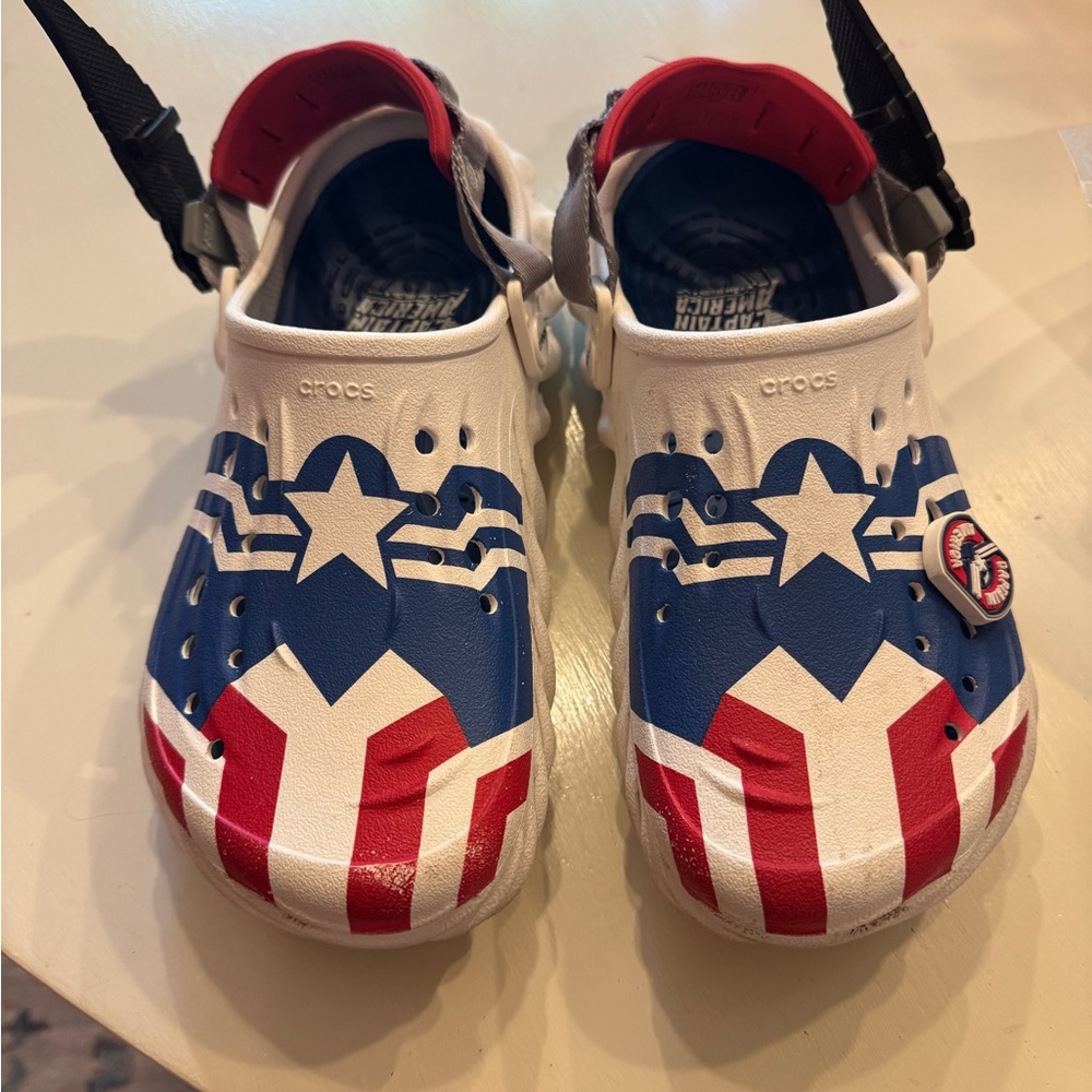 CROCS Kids Superhero captain America Crocs - Red, Blue, White